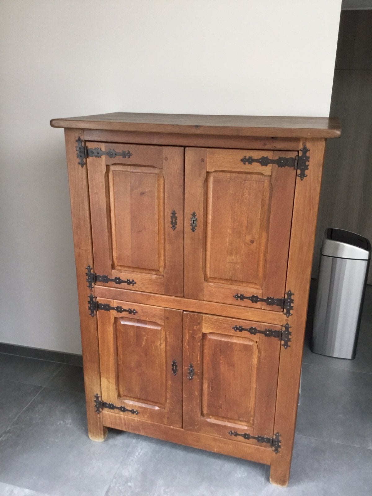 Massief houten kast, Antiek en Kunst, Ophalen