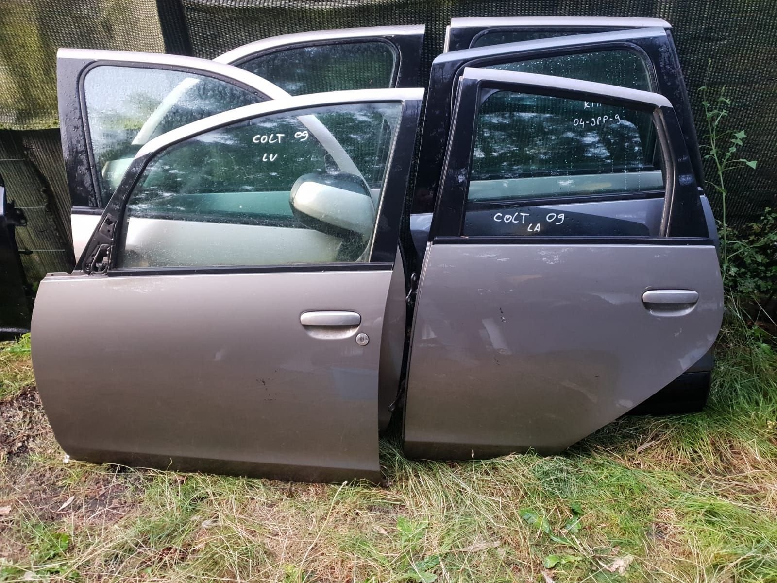 MITSUBISHI COLT PORTIEREN LV+LA  BJ 2009, -, Utilisé, Mitsubishi, Porte