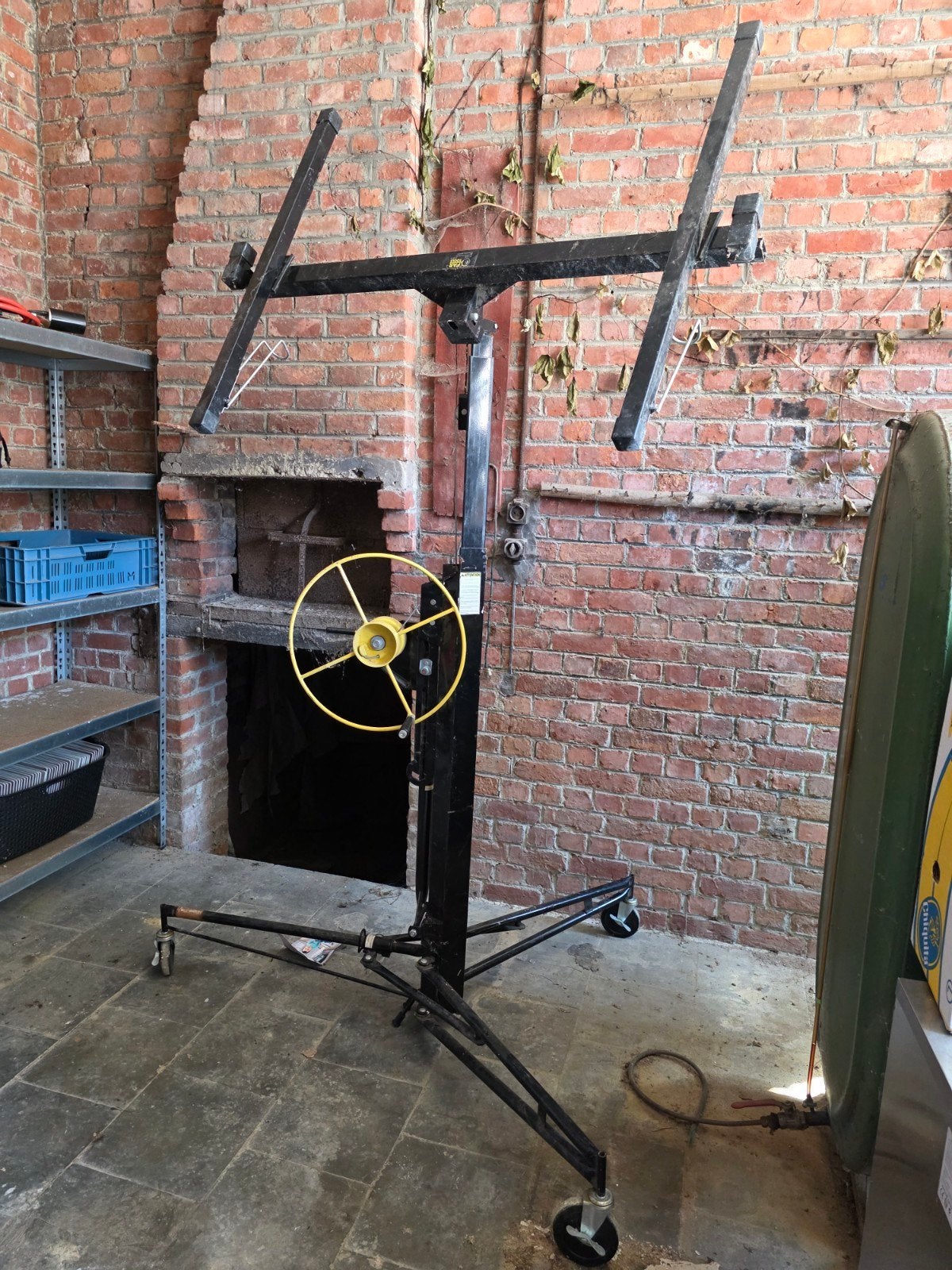 Gyproc platen lift, Ophalen
