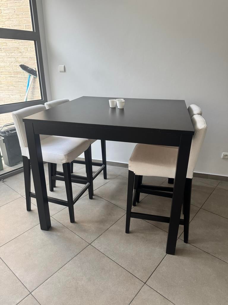 Tafel met 4 stoelen, Ophalen, Vierkant, Zo goed als nieuw, Vier personen