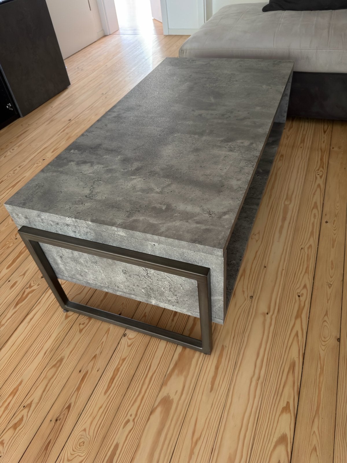 Table basse effet marbre., Maison & Meubles, 50 à 100 cm, Enlèvement, Utilisé, 50 à 100 cm