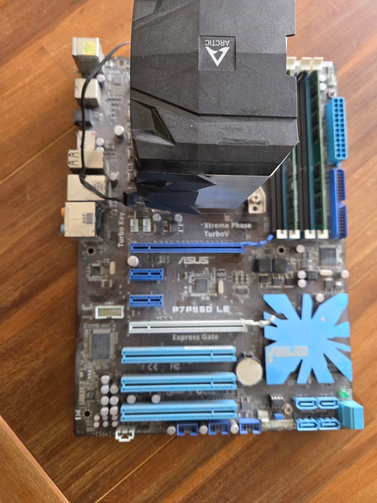 Asus P7P55D LE Moederbord + Intel i5 CPU + Arctic Koeler + R, Computers en Software, Moederborden, Ophalen, Intel, DDR3
