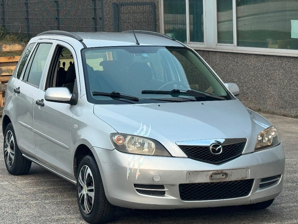 MAZDA 2 1.2i ESSENCE GARANTIE 12MOİS PRÊTA A IMMATRICULÉ, Autos, Mazda, Argent ou Gris, Achat, 5 portes, Berline