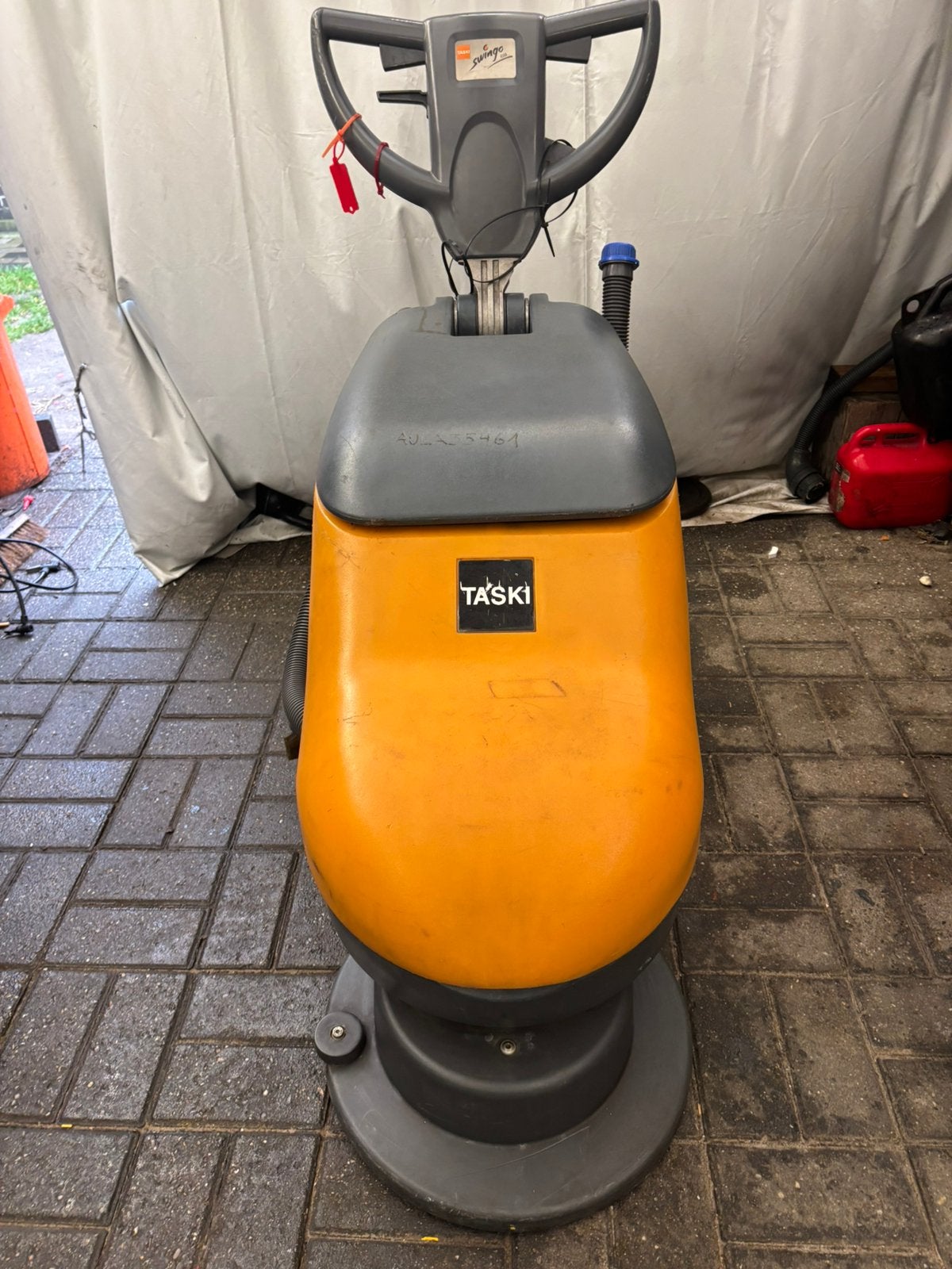 TASKI Swingo 450B – Professionele Schrobzuigmachine, Bricolage & Construction, Enlèvement, Comme neuf