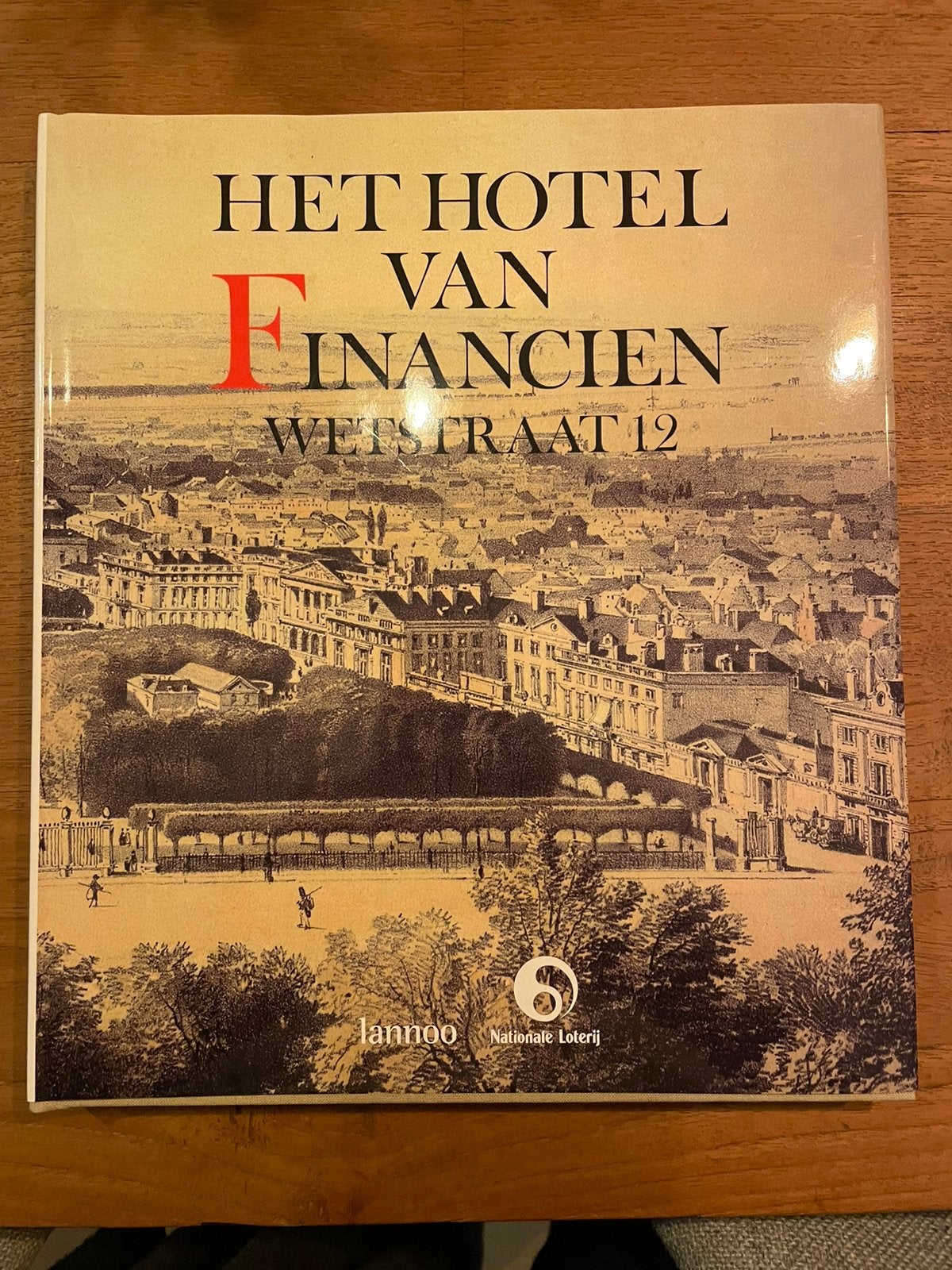 Boek “Het hotel van financiën Wetstraat 12”, Ophalen of Verzenden, Zo goed als nieuw