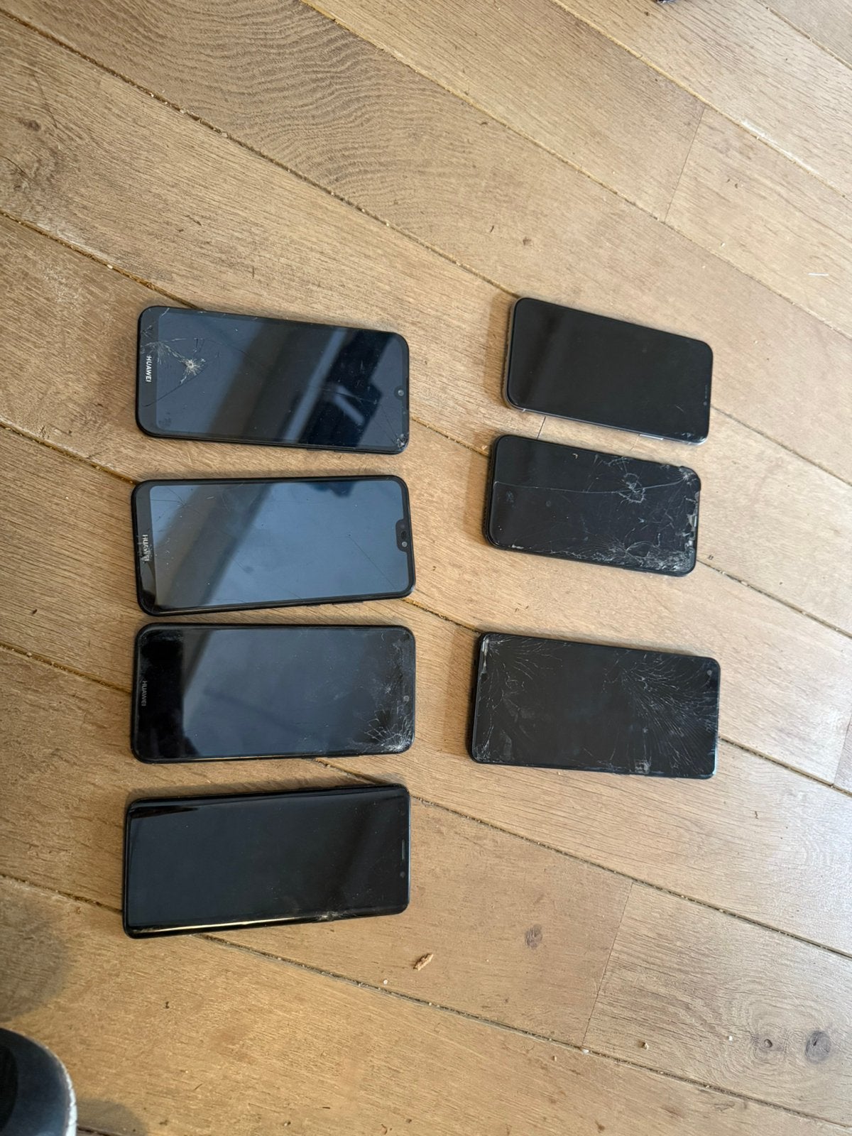 7 vieux smartphones cassés pour PARTS, Télécoms, Téléphonie mobile | Marques Autre, Enlèvement ou Envoi, Ne fonctionne pas