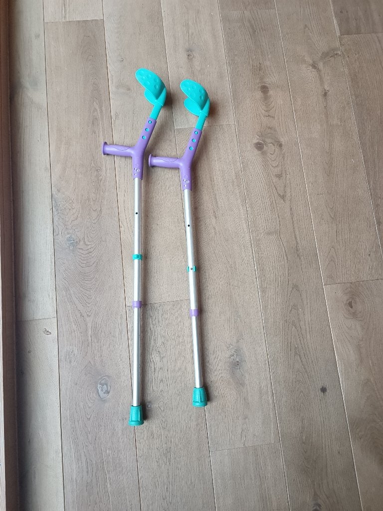 Tiki kinderkrukken in paars en turkoois, Ophalen, In hoogte verstelbaar, Gebruikt