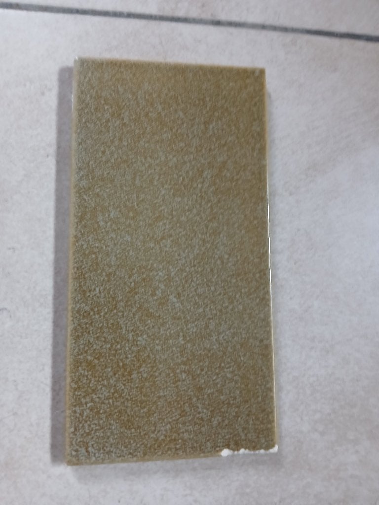 Bruine faience tegels gezocht, Ophalen, Overige materialen, Wandtegels, Minder dan 20 cm