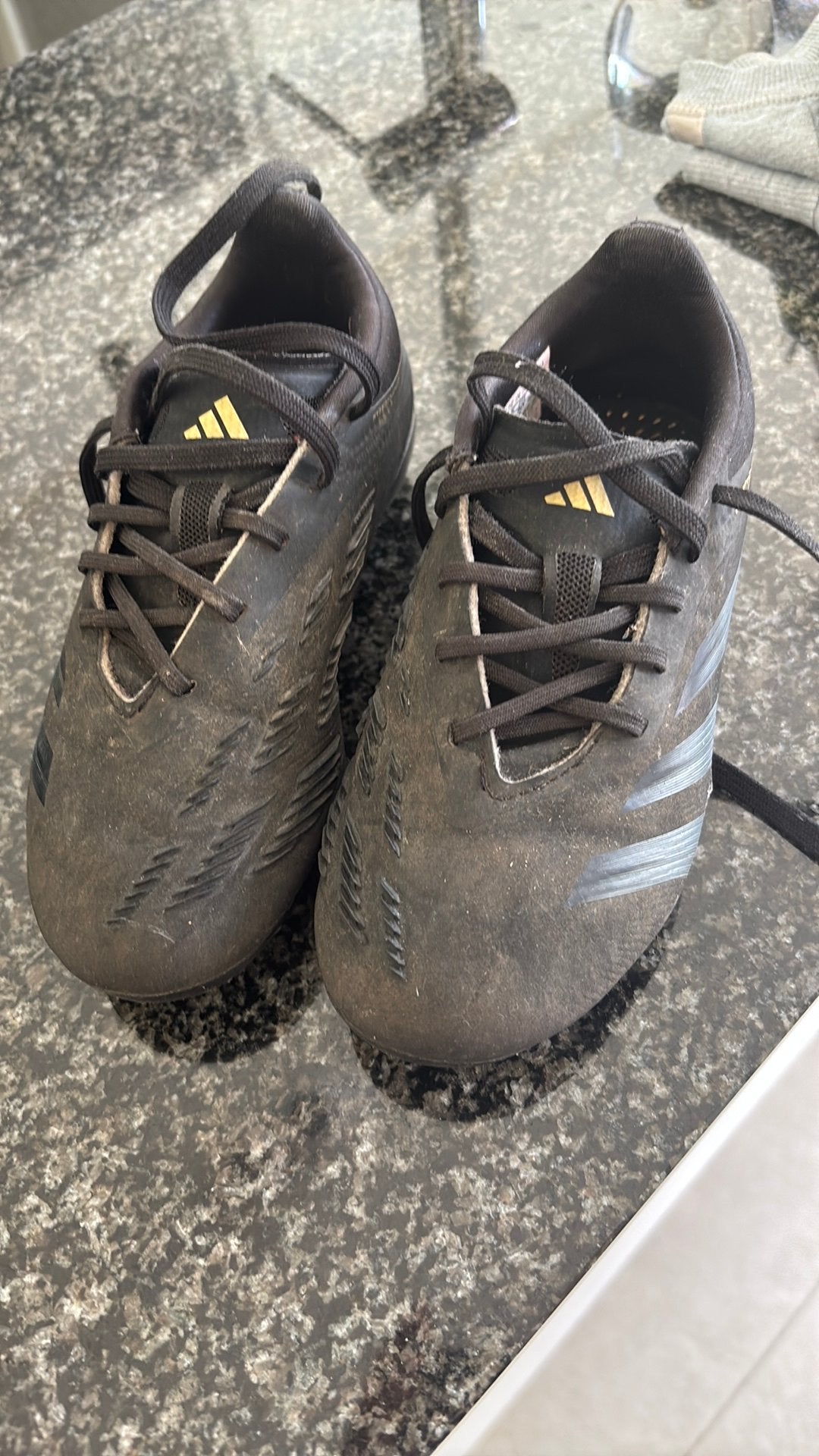 Voetbalschoenen maat 30 adidas predator, Sport en Fitness, Voetbal, Maat XS of kleiner, Schoenen, Ophalen of Verzenden, Zo goed als nieuw