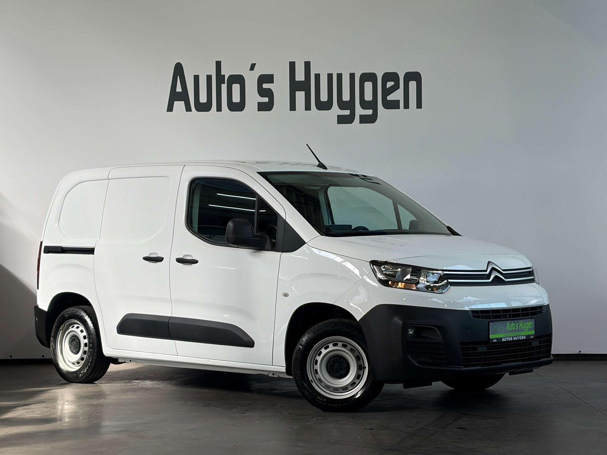 Citroën Berlingo 1.2 PureTech M Light Control S/S, Voorwielaandrijving, 4 deurs, Stof, Gebruikt
