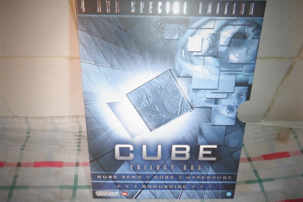 DVD 4 DVD Special Edition CUBE Trilogy BOX., À partir de 16 ans, Enlèvement ou Envoi, Comme neuf, Slasher
