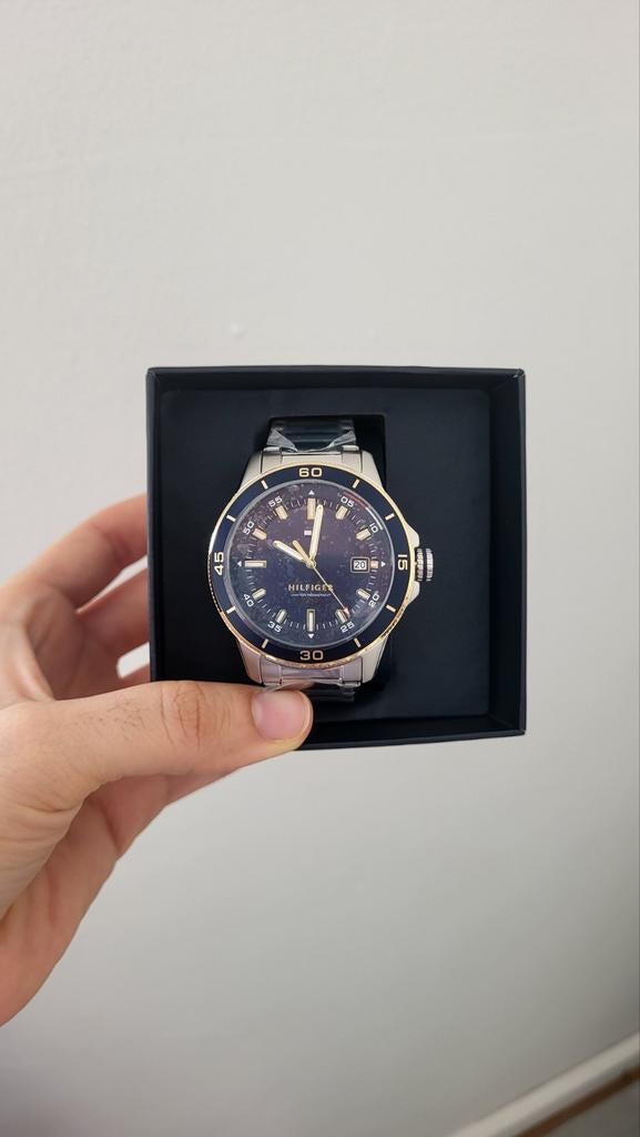 Montre Tommy Hilfiger neuf !, Enlèvement ou Envoi