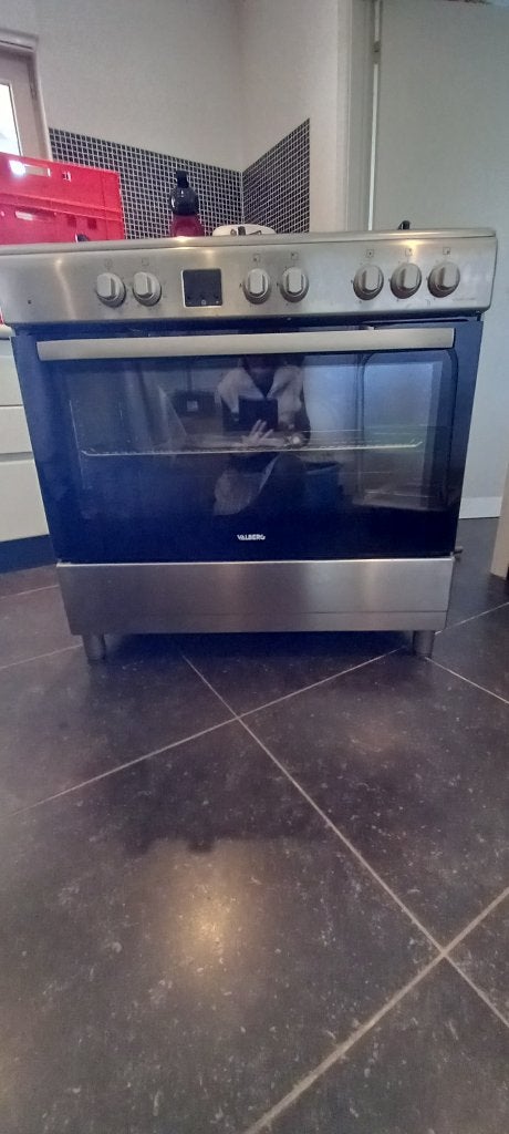 Kookfornuis op gas met electrische oven Valberg, Ophalen, 4 kookzones, Zo goed als nieuw, Gas