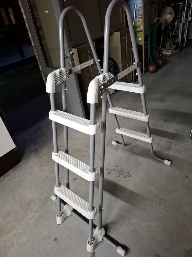 zwembadladder intex, Tuin en Terras, Ophalen, Zo goed als nieuw, Ladder