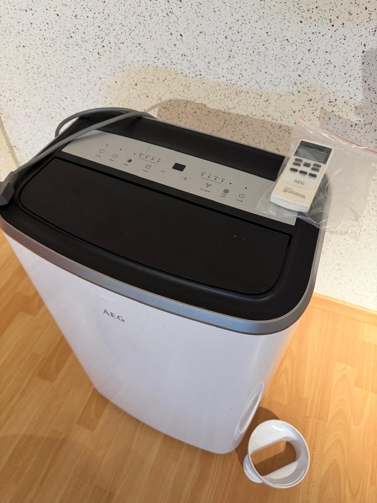 Mobiele airco AEG met afvoerbuis, Elektronische apparatuur, Ophalen, Mobiele airco
