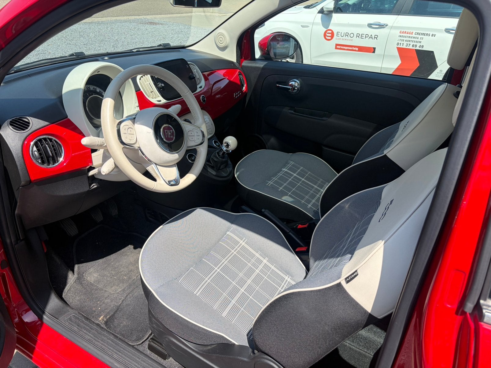 Fiat 500 1.2i 51Kw Lounge, Voorwielaandrijving, 4 zetels, Stof, 4 cilinders