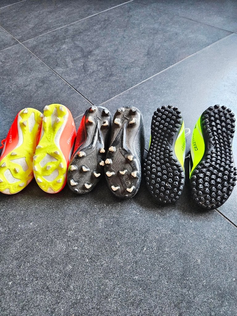 voetbalschoenen voor 5 jarige Maat 29/30, Sport en Fitness, Voetbal, Ophalen, Gebruikt, Schoenen