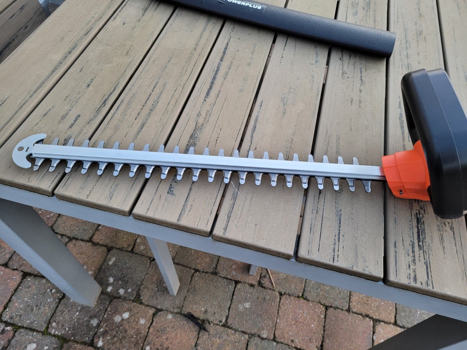 NIEUWE POWERPLUS HEGTRIMMER WERKT OP ACCU, Tuin en Terras, Heggenscharen, Ophalen, Nieuw, Accu, Power plus