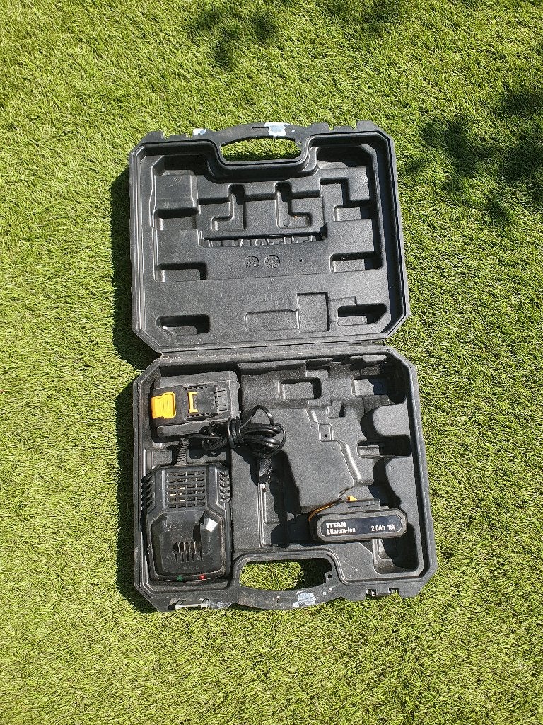 Mallette TITAN [Visseuse +2 batteries 12v 2amp +chargeur], Bricolage & Construction, Enlèvement ou Envoi, Utilisé, Perceuse sans fil