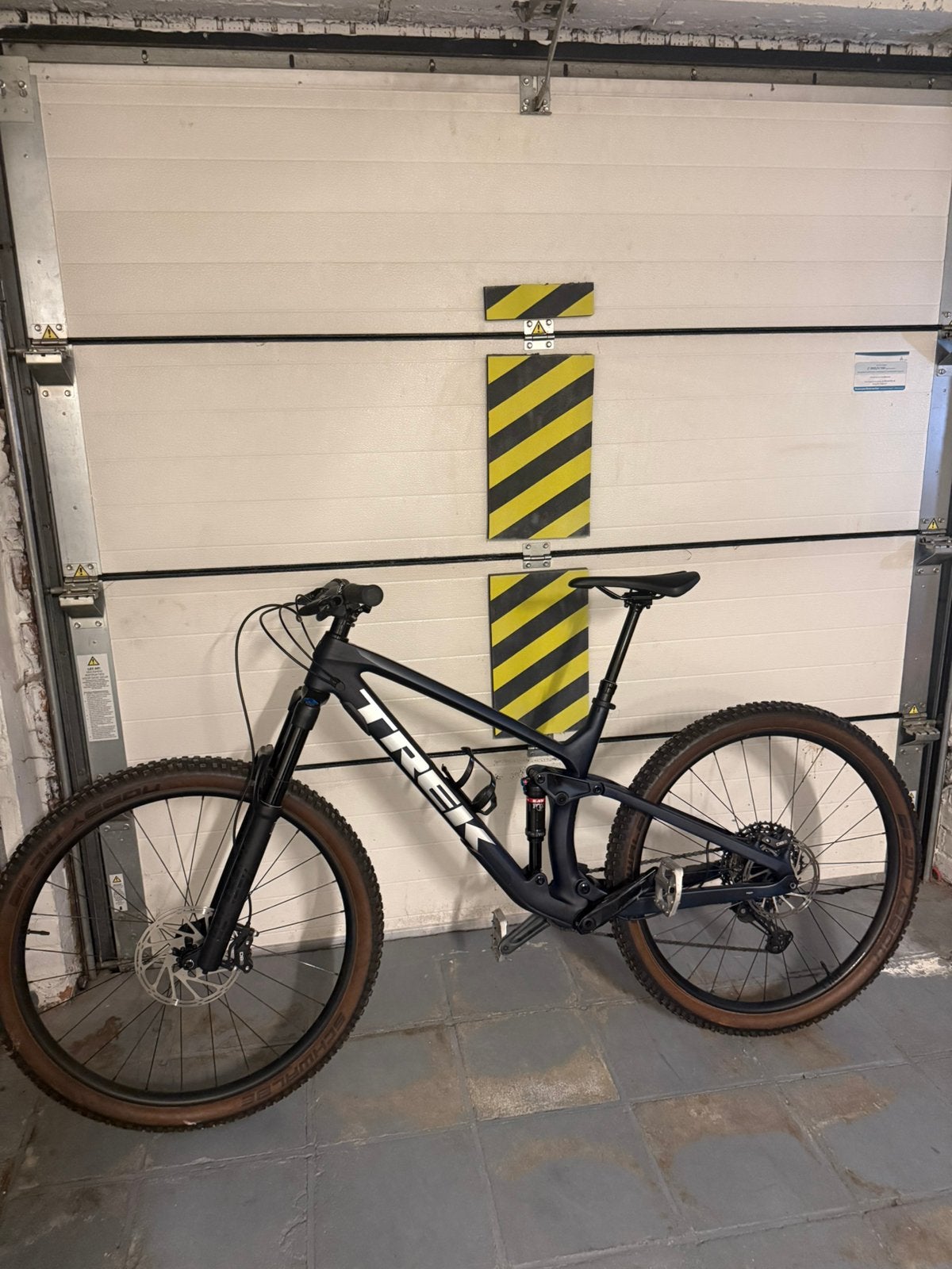Trek fuel ex 9.7 , full carbon , large ( als nieuw ), Vélos & Vélomoteurs, VTT tout suspendu, Enlèvement ou Envoi, Comme neuf