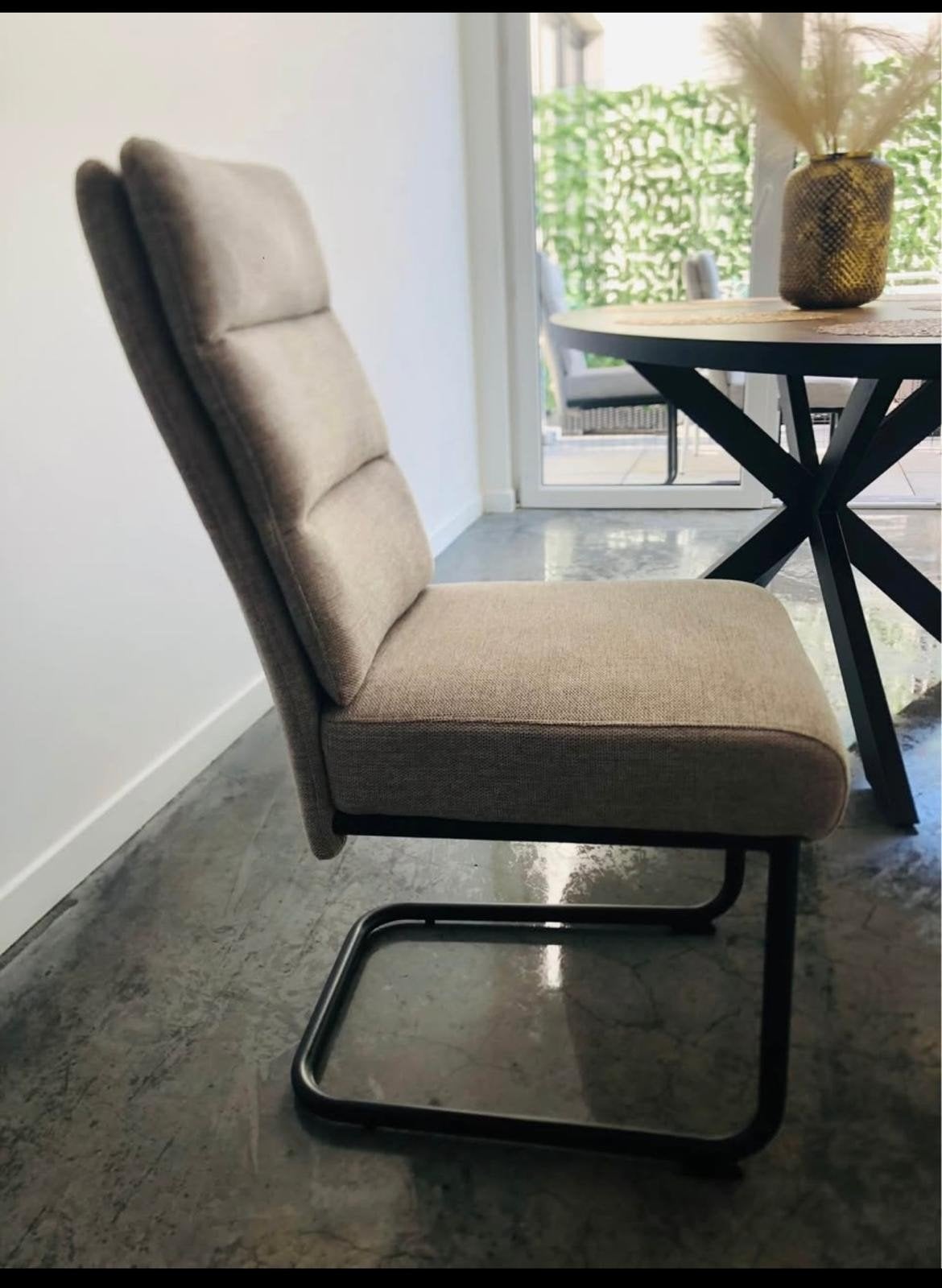 6 belles chaises moderne très confortable. Neuf, Enlèvement