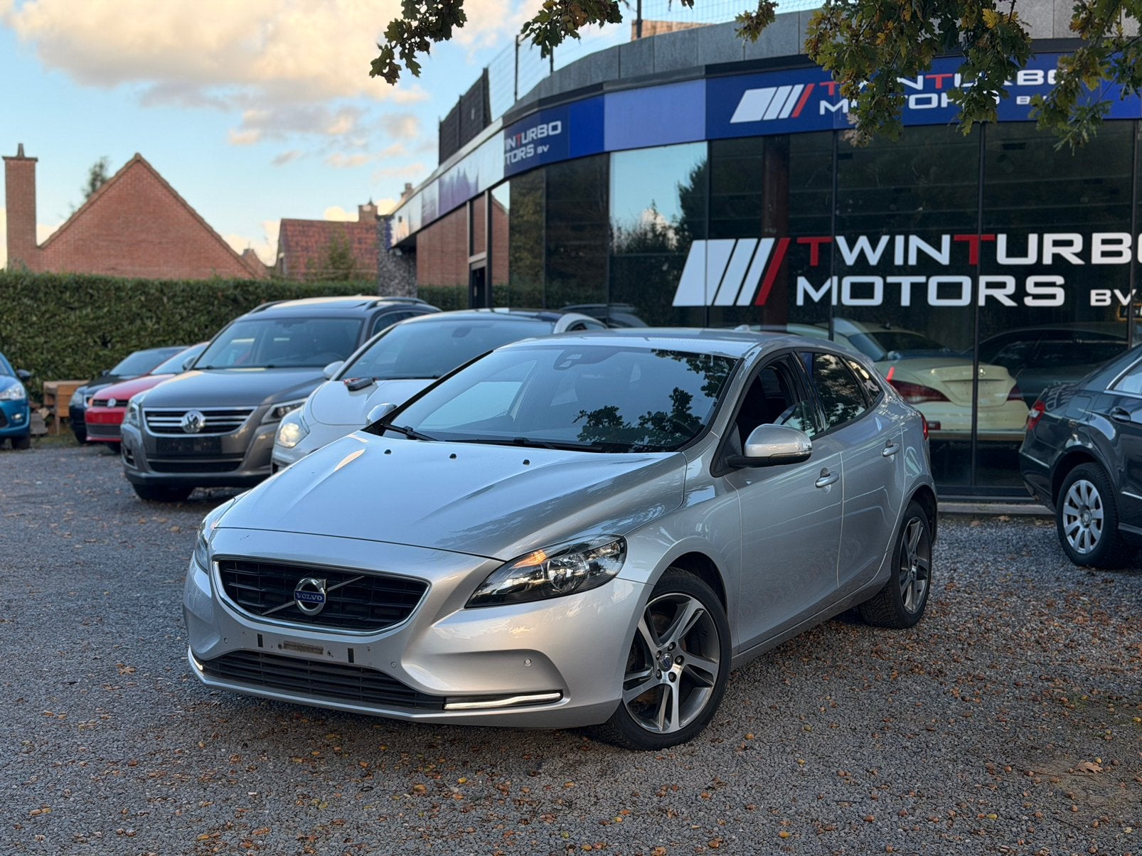 Volvo V40 2016 Parfait état Meilleur prix ! Garantie d'un an, Autos, 90 kW, Argent ou Gris, Achat, Euro 6