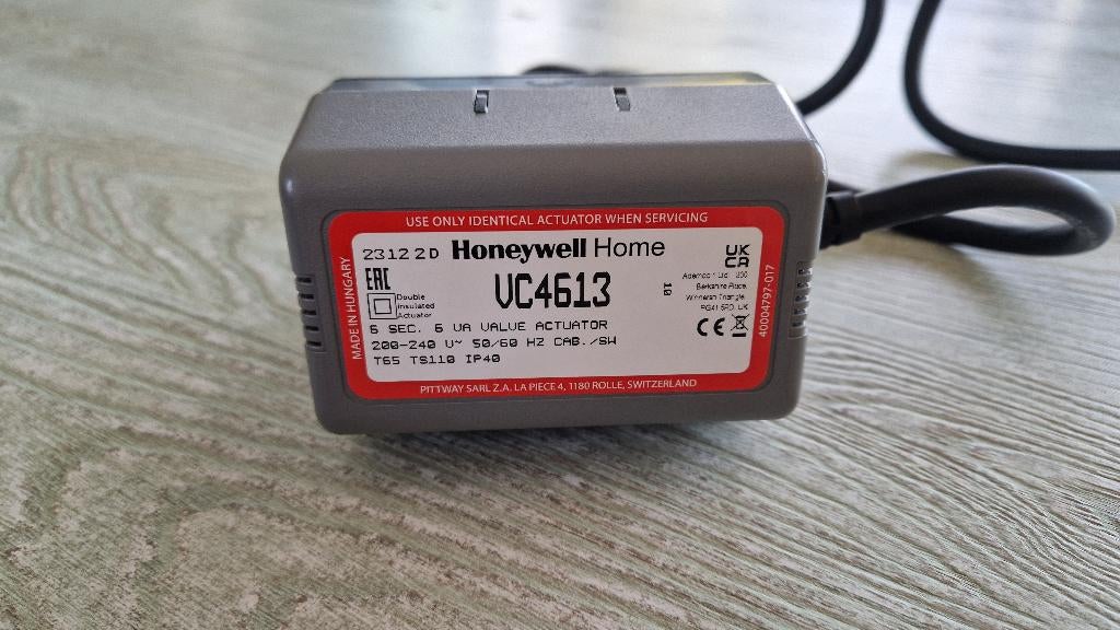 Vanne 2 voies avec actionneur électrique Honeywell VC4613, Enlèvement, Neuf