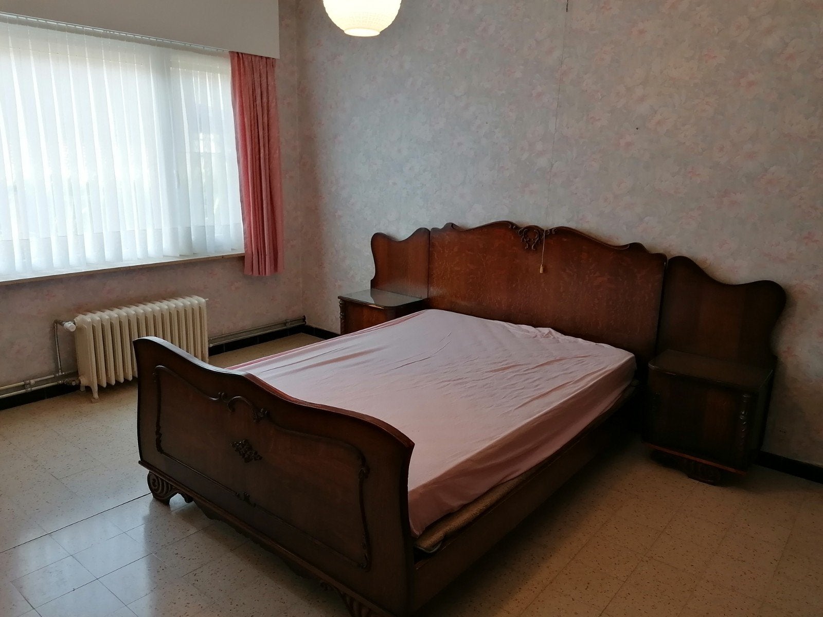 Degelijke slaapkamer jaren 50., Ophalen