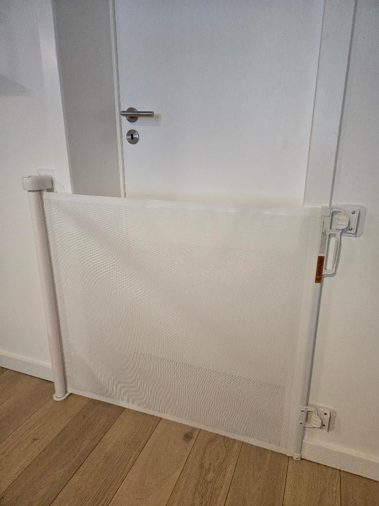 Flexible baby gate/ security gate/ pet gate, Ophalen, Zo goed als nieuw, Wit, Kunststof