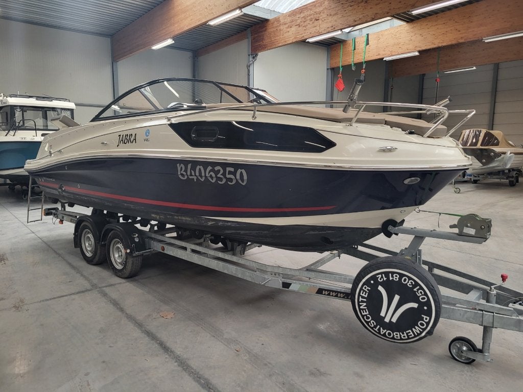 Bayliner VR6 Cuddy, Ophalen, Binnenboordmotor, Viertaktmotor, Zo goed als nieuw
