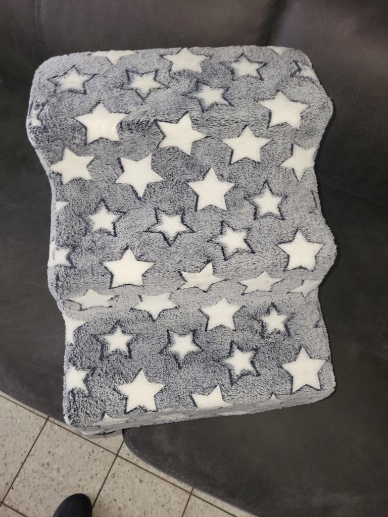 Trapje voor kleine hondjes .ons hondje wil er niet op, Dieren en Toebehoren, Ophalen of Verzenden