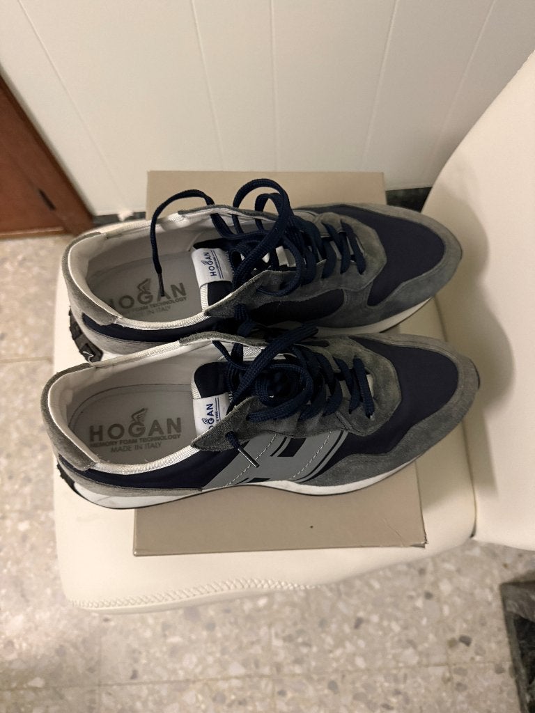 chaussure basket Hogan original, comme neuf Poiture 43 1/2, Vêtements | Hommes, Enlèvement, Comme neuf, Bleu, Baskets