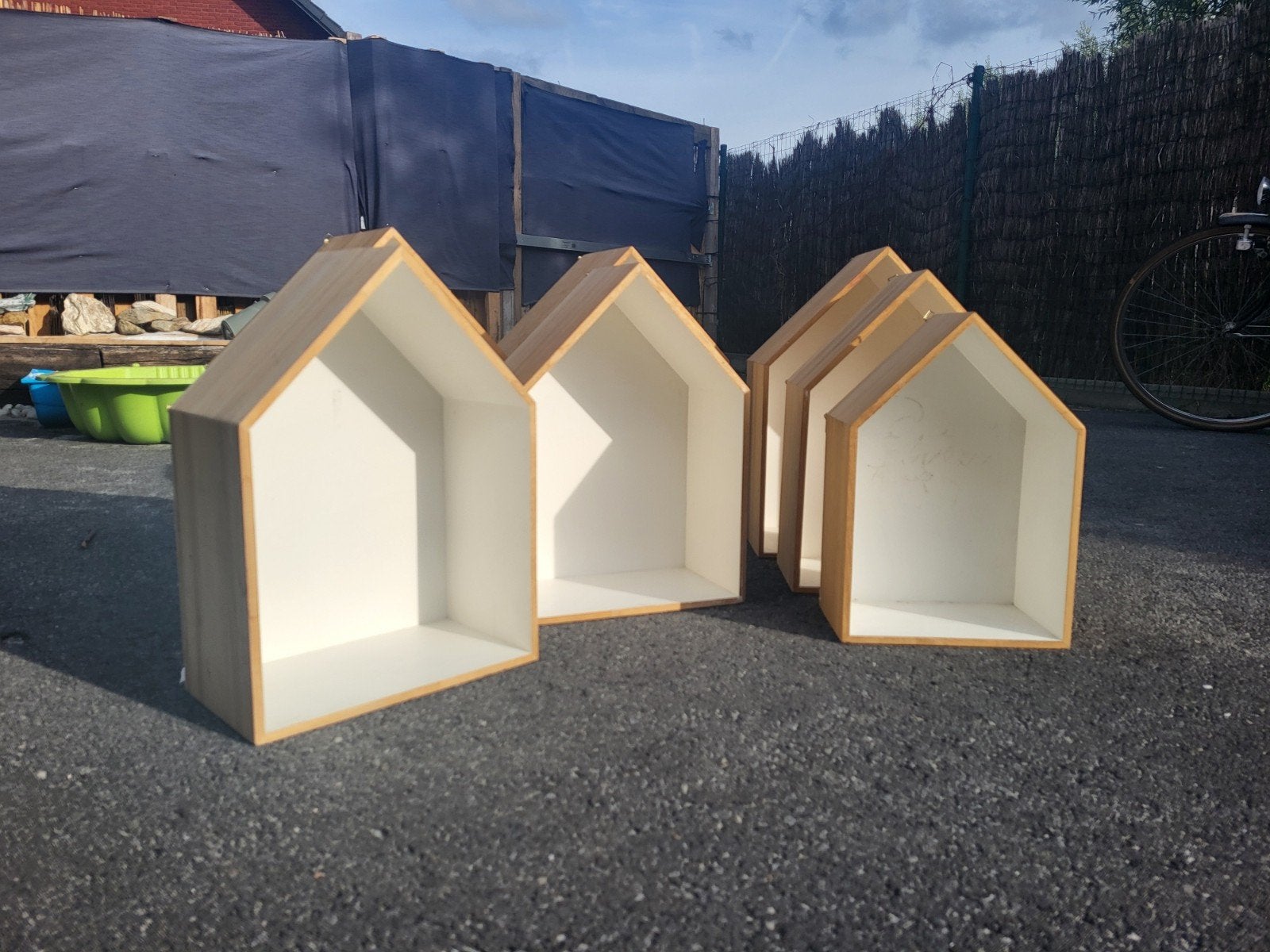 Set houten huisvormige wandkastjes / wandplanken, Enlèvement