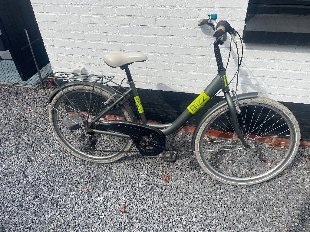 Meisjesfiets 26 inch, Fietsen en Brommers, Gebruikt, Velgrem, Handrem, Ophalen