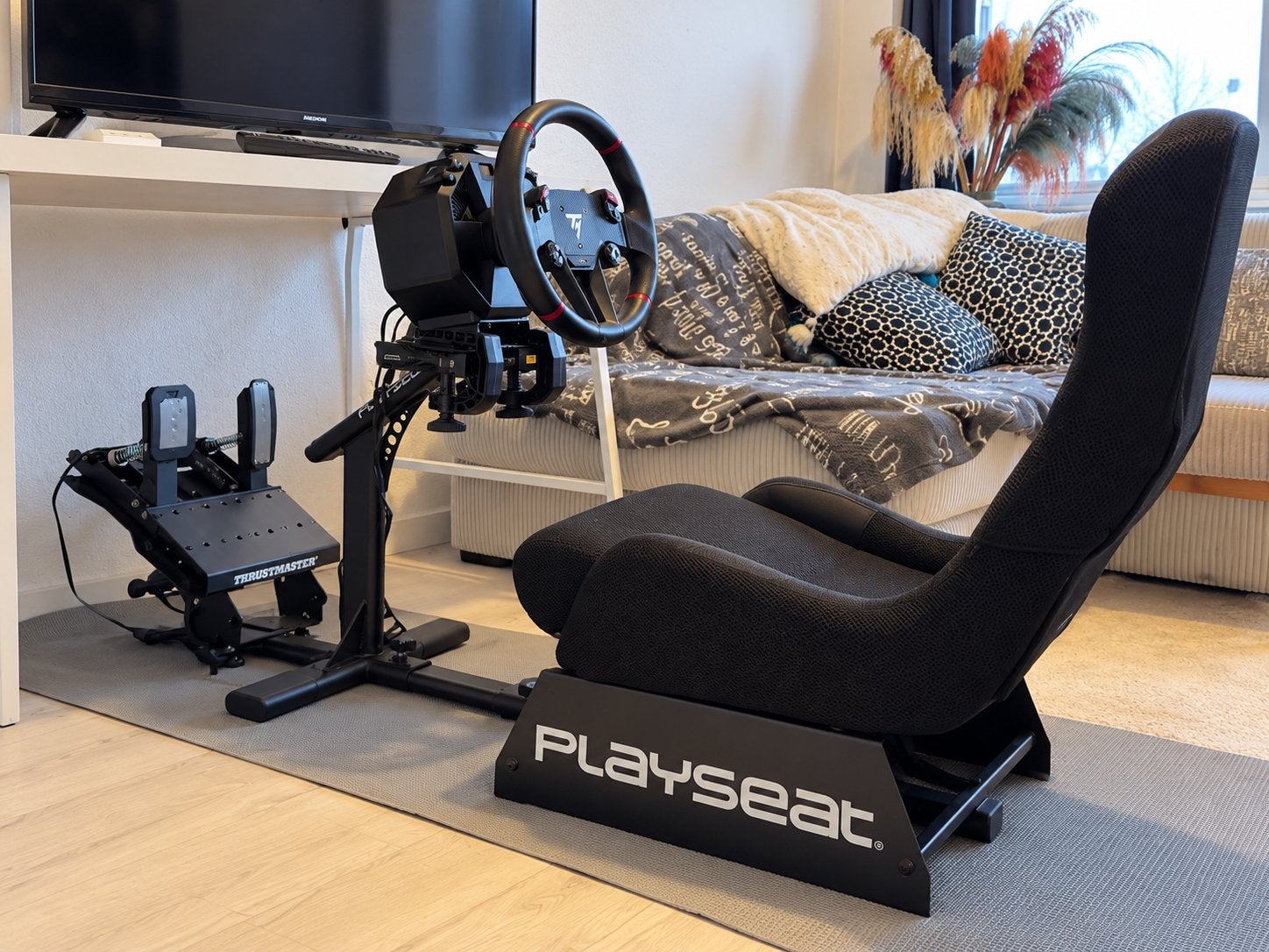 Playseat racing cockpit + Thrustmaster stuur en pedalen, Computers en Software, Ophalen, Zo goed als nieuw