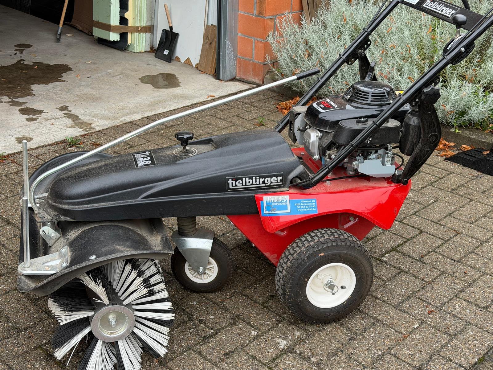 Veegmachine TK38Pro Tielburger en opvangbak, Ophalen, Zo goed als nieuw