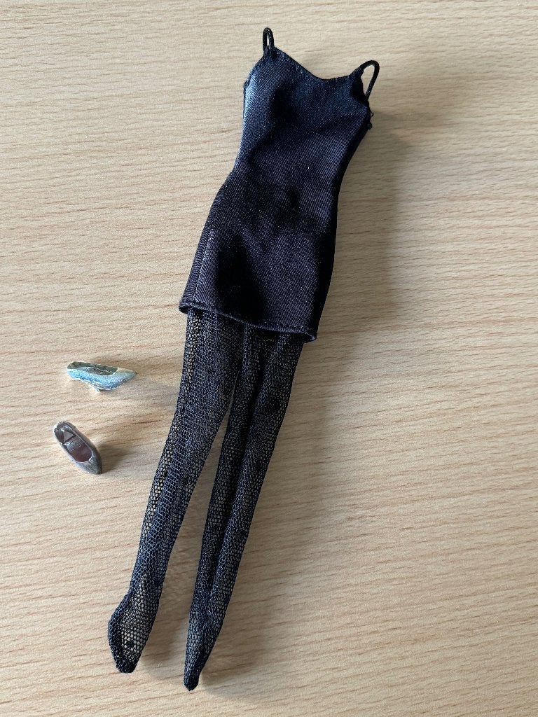 Barbie 1995 Black outfit ( vintage ), Verzamelen, Ophalen of Verzenden, Zo goed als nieuw, Kleertjes