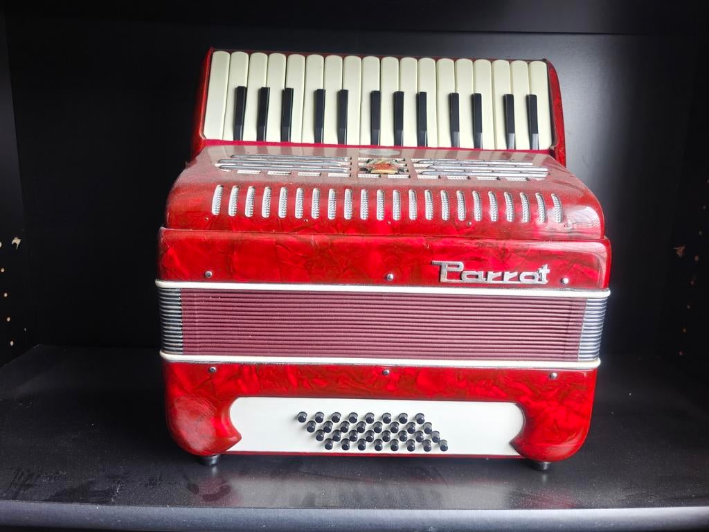 Parrot 32 Bassen, Muziek en Instrumenten, Accordeons, Ophalen of Verzenden