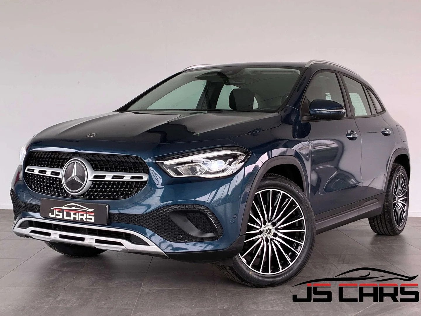 Mercedes-Benz GLA 200 d-1ERPRO-COCKPIT-CAMERA-GPS-JANTES19-P, Achat, Entreprise, 2135 kg, Noir
