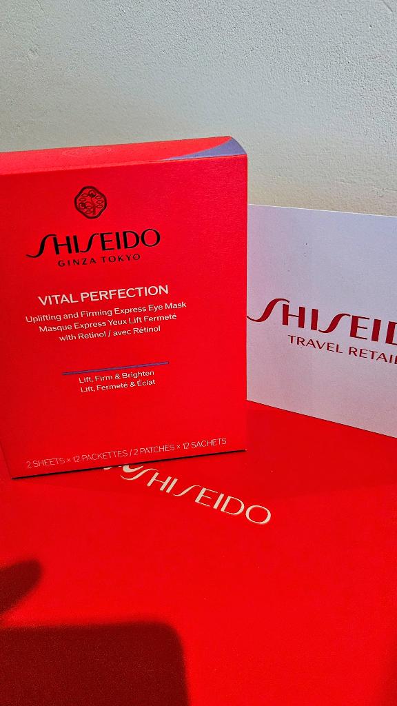 SHISEIDO VITAL PERFECTION Eye Mask  ( Nieuw in doos ), Enlèvement ou Envoi, Neuf, Yeux, Soins