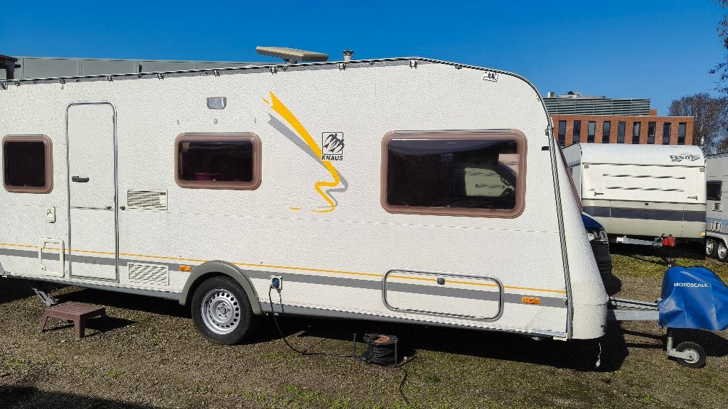 KNAUS 555 2001 BJ met stapelbed, 2 lits séparés, 6 à 7 mètres, Jusqu'à 6, 750 - 1000 kg