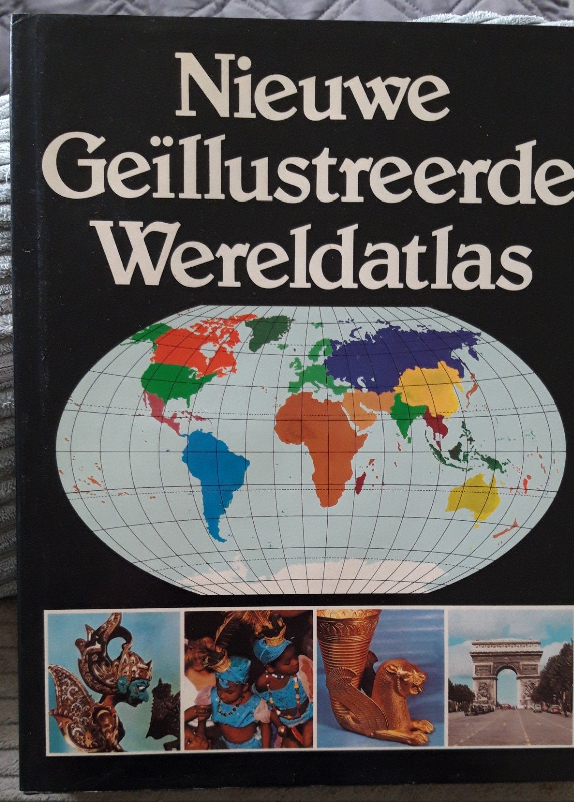 Nieuwe geïllustreerde Wereldatlas, Ophalen of Verzenden