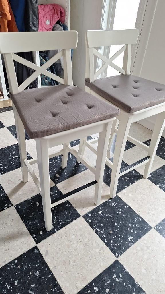 2x Ikea Rosentorp stoelen met kussen, 2 krukken, Ophalen, Zo goed als nieuw, 60 tot 90 cm