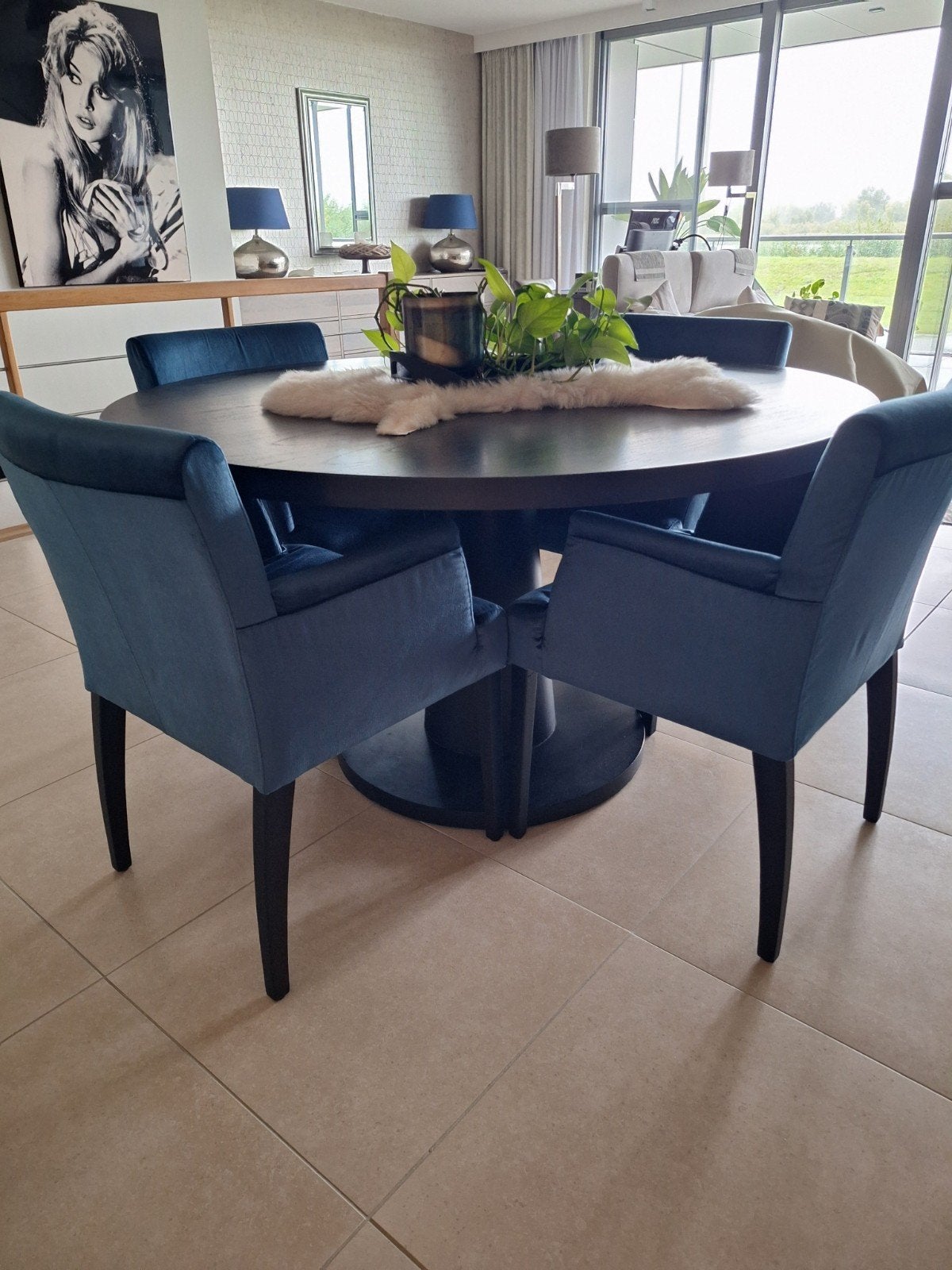 4 armstoelen in velvet en mooie eettafel, Ophalen, Blauw, Zo goed als nieuw, Vier