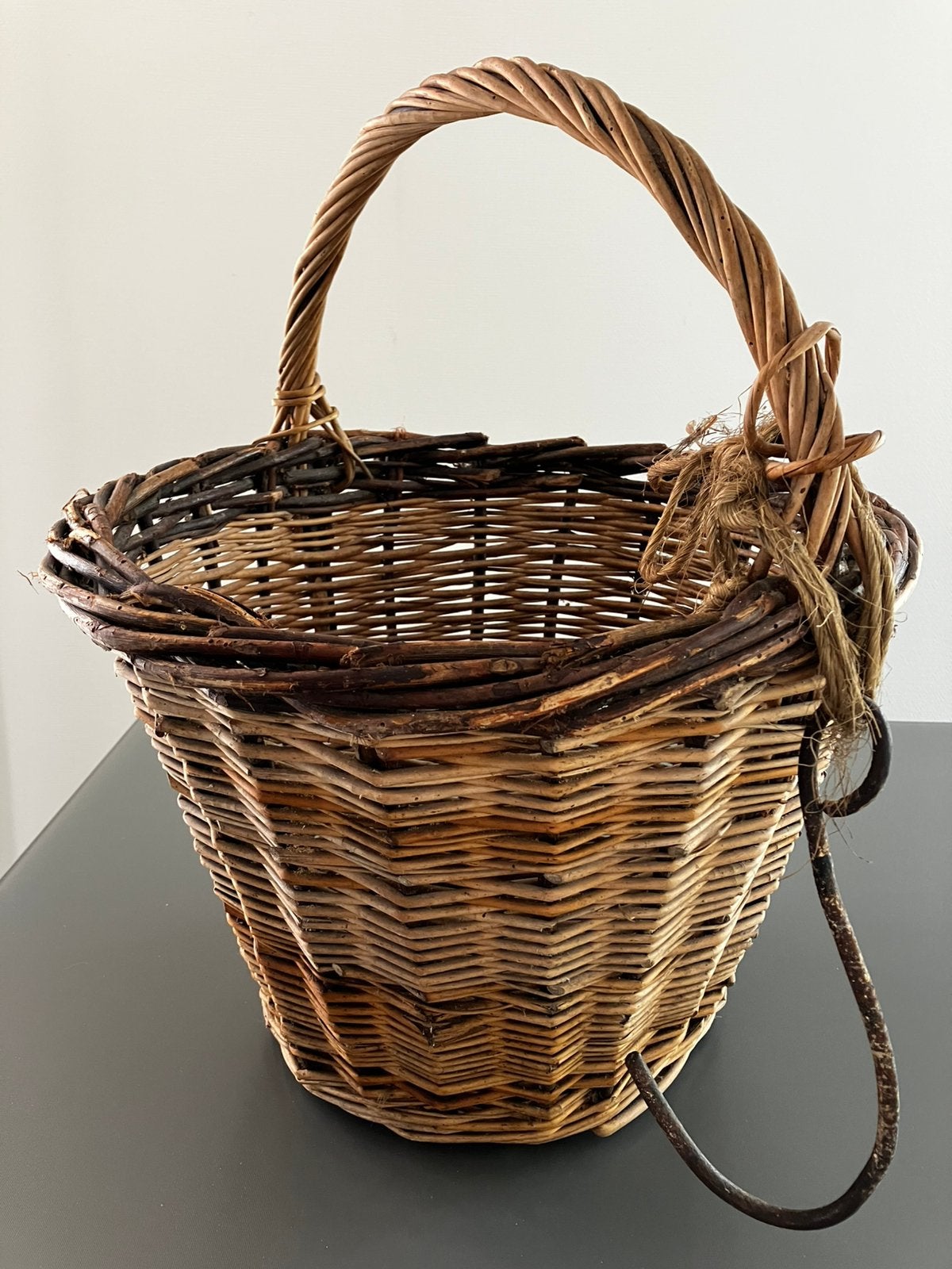 GROTE OUDE plukmand met haak, H 50 cm., Ophalen of Verzenden, Zo goed als nieuw