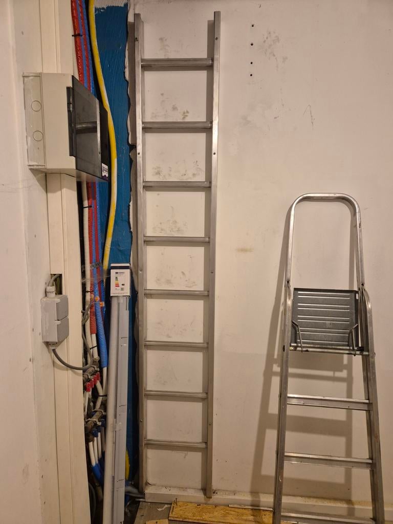 Geborsteld aluminium ladder, Ophalen, Ladder