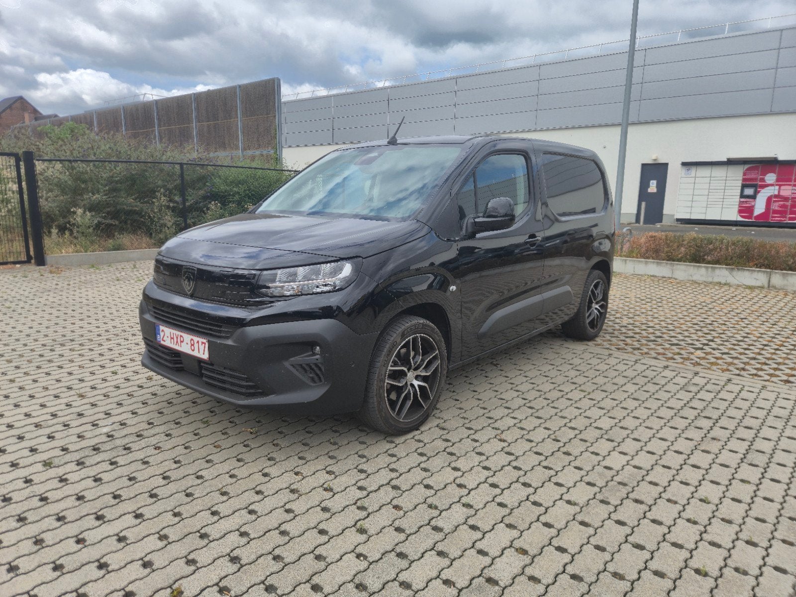 Peugeot Partner 1.5 blue 130 pk full option 24000 km, Autos, Achat, Euro 6, 2 places, Entretenue par le concessionnaire