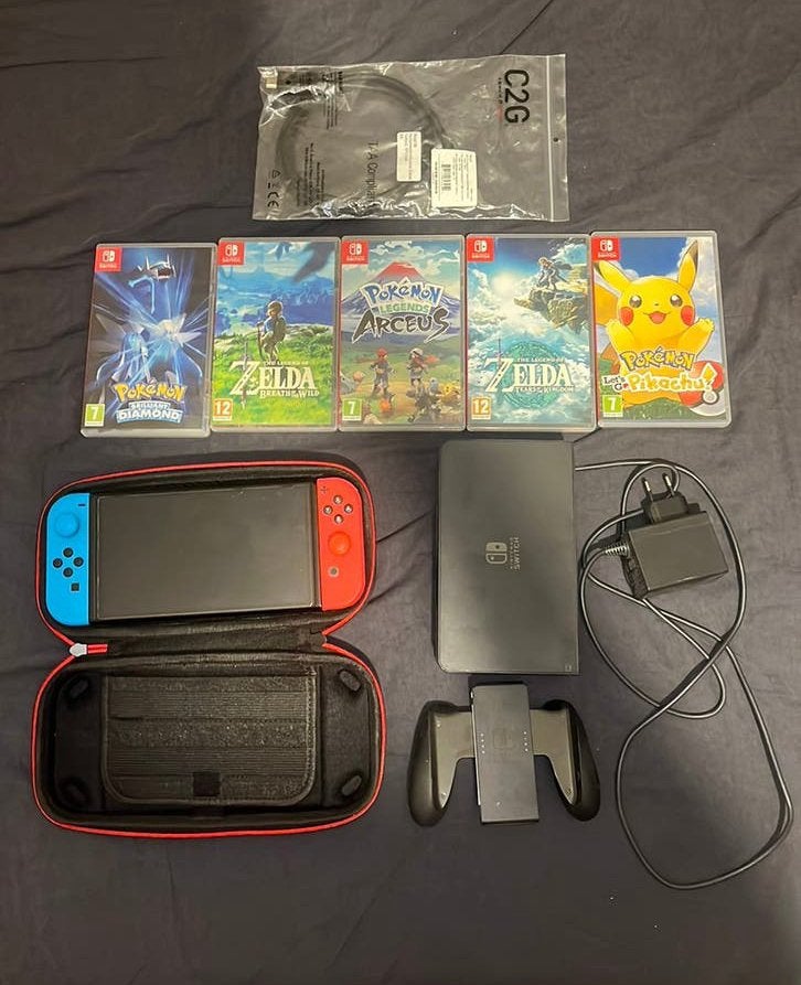 Nintendo Switch Oled + Games, Games en Spelcomputers, Ophalen, Zo goed als nieuw
