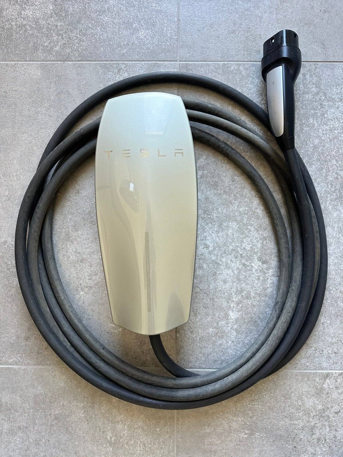 Tesla Wall Connector, Auto diversen, Ophalen, Zo goed als nieuw, Laadkabel