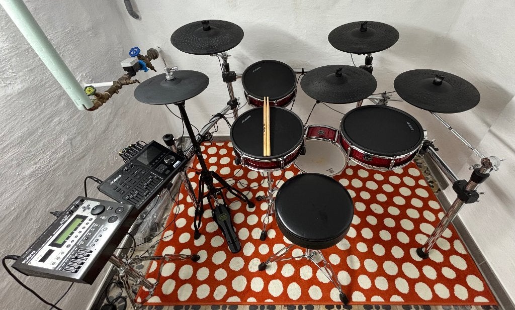 Alesis Strike Pro (+Roland VH11/TD12 module), Musique & Instruments, Batteries & Percussions, Utilisé, Roland, Électronique, Enlèvement